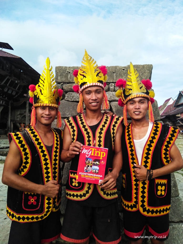 Foto Adat Nias - Berbagai Macam Keunikan Rumah Adat Nias Backpacker